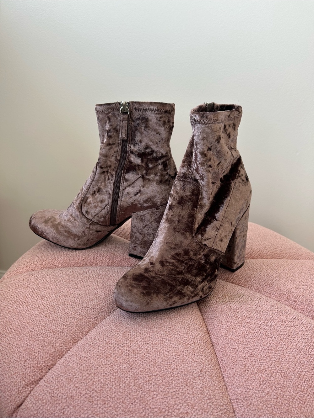 Steve Madden Taupe Velvet Block Heel Ankle Boots Size 8.5